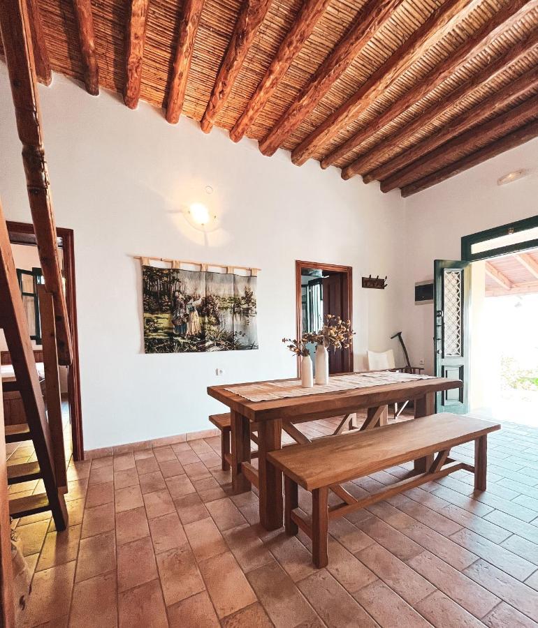 Batu Vacation House Monolithos  Екстер'єр фото