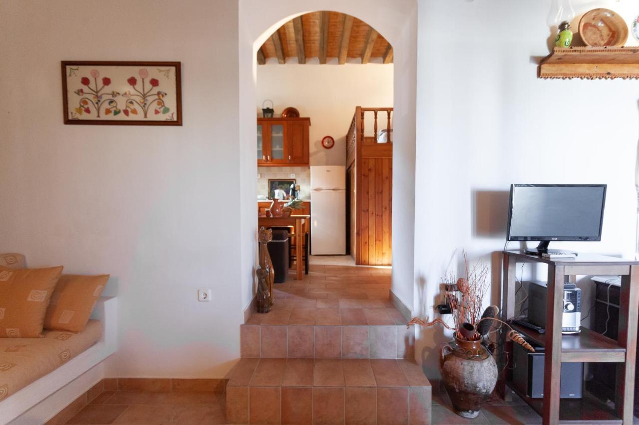 Batu Vacation House Monolithos  Екстер'єр фото